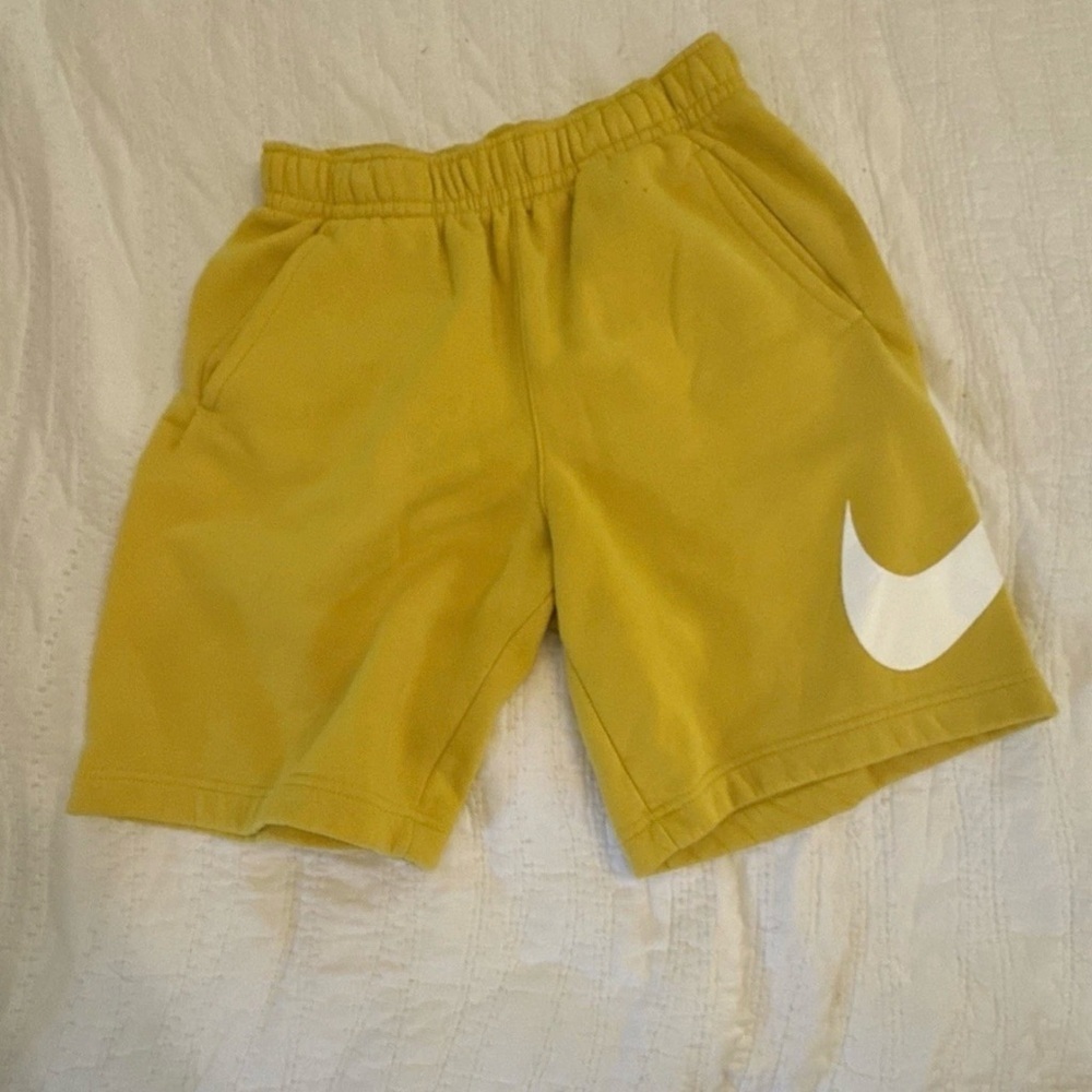 Nike GX Club Shorts BV2721-709 Vivid Sulfur/Vivid Sulfur Men's Size Large